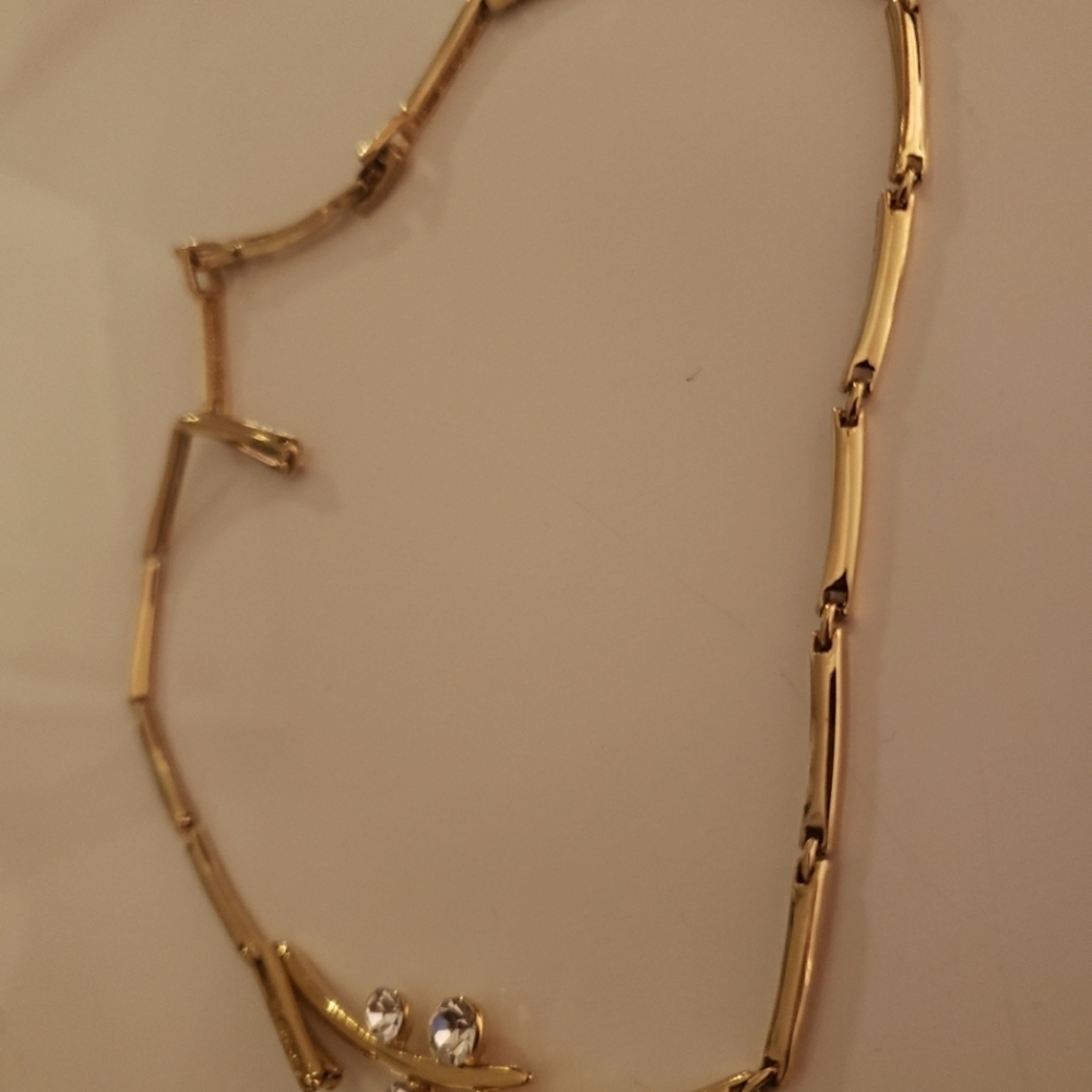 ๐NWOT Vintage Glam Gold Pendant Style Necklace ๐ - Picture 5 of 6